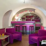 Hotel The Originals Access, Arum,