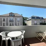 Hotel The Originals Access, Arum, 2*