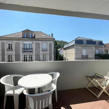 Hotel The Originals Access, Arum, 2*