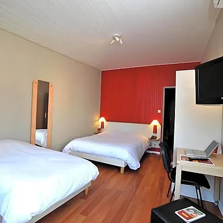 Hotel The Originals Access, Arum,
