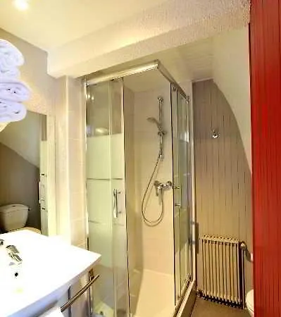 Hotel The Originals Access, Arum,