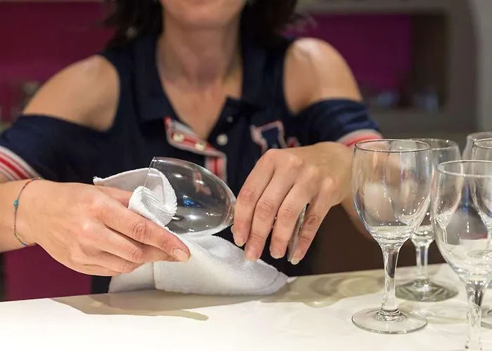 Hotel The Originals Access, Arum, 2*