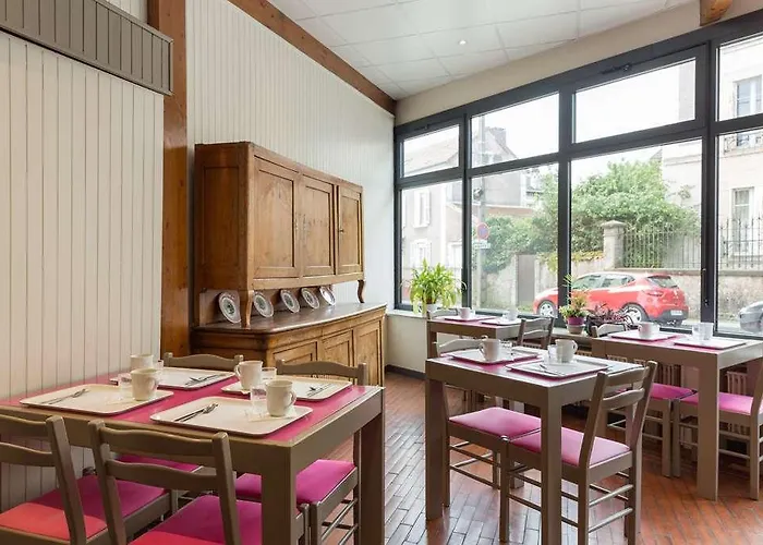 Hotel The Originals Access, Arum, 2*