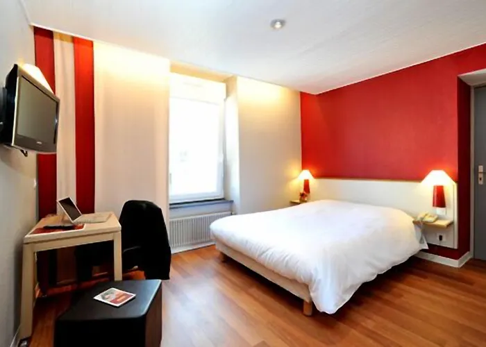 Hotel The Originals Access, Arum, 2*